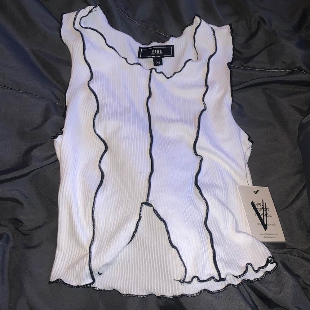 contrast stitching crop tank top